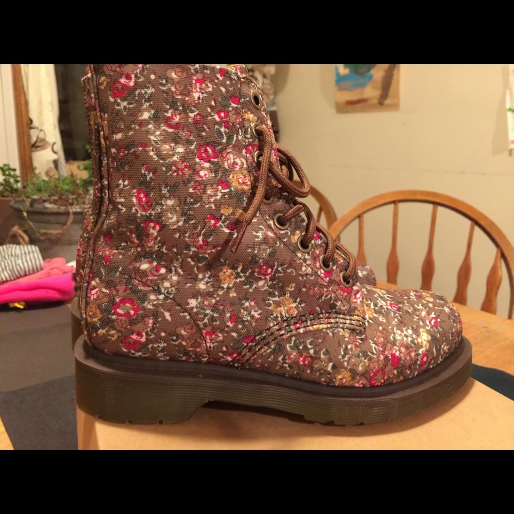 Dr. Martens Fired Taupe Boot